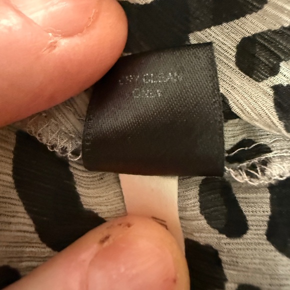 Express Design Studio Leopard Blouse Gray M - Picture 9 of 10